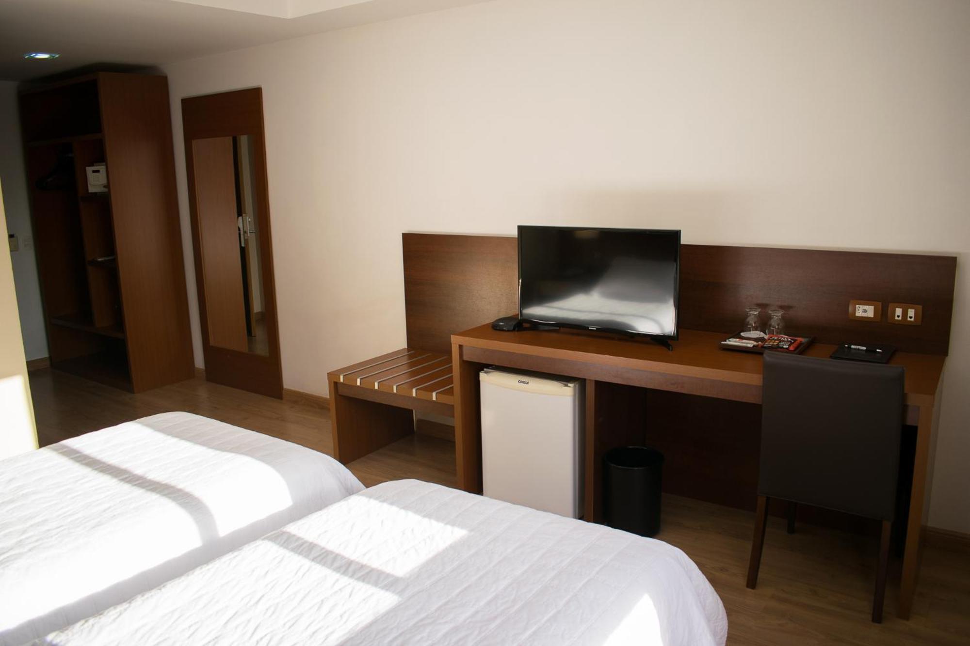 Jacques Georges Tower Hotel Пелотас Екстериор снимка